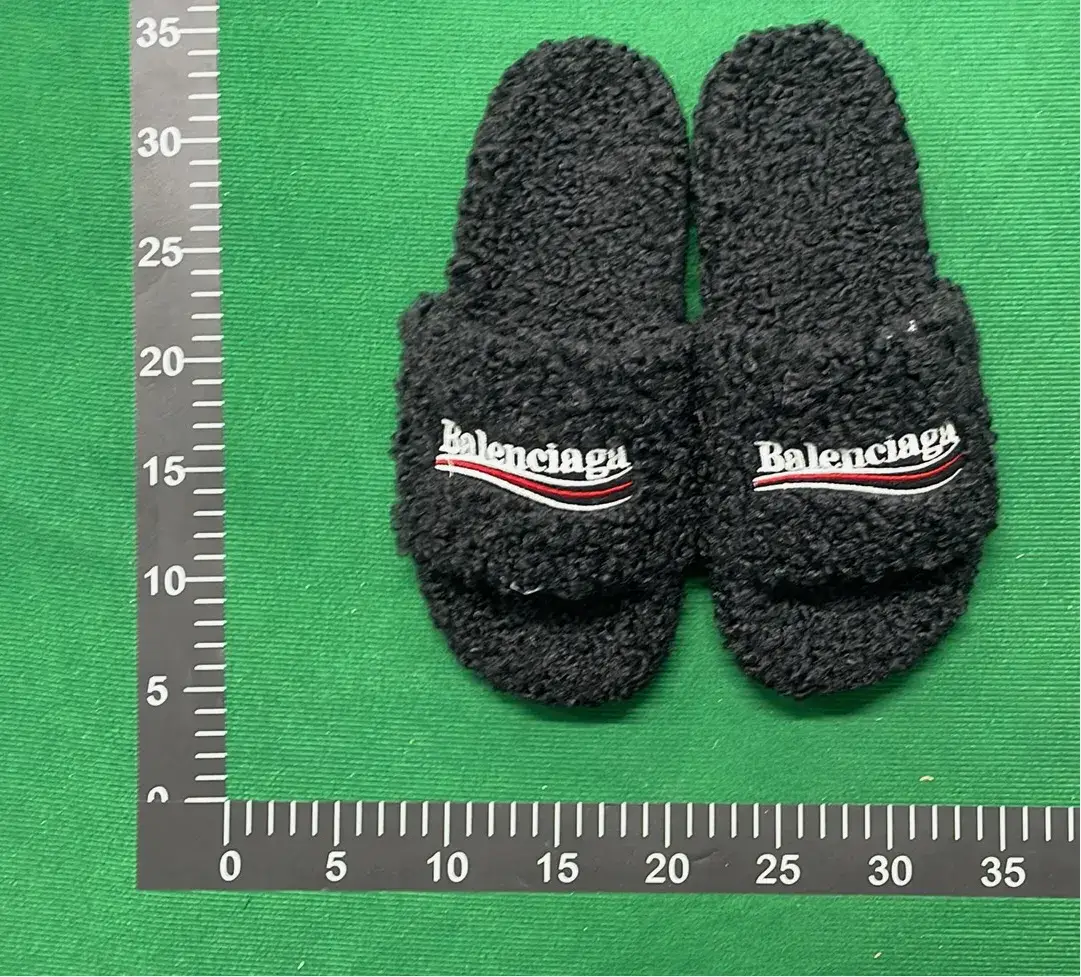 Balenciaga Furry (5+)  in the Best OopBuy Spreadsheet QC photos