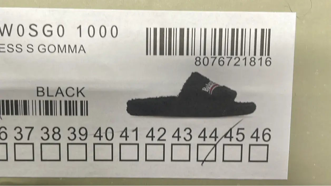Balenciaga Furry (5+)  in the Best OopBuy Spreadsheet QC photos