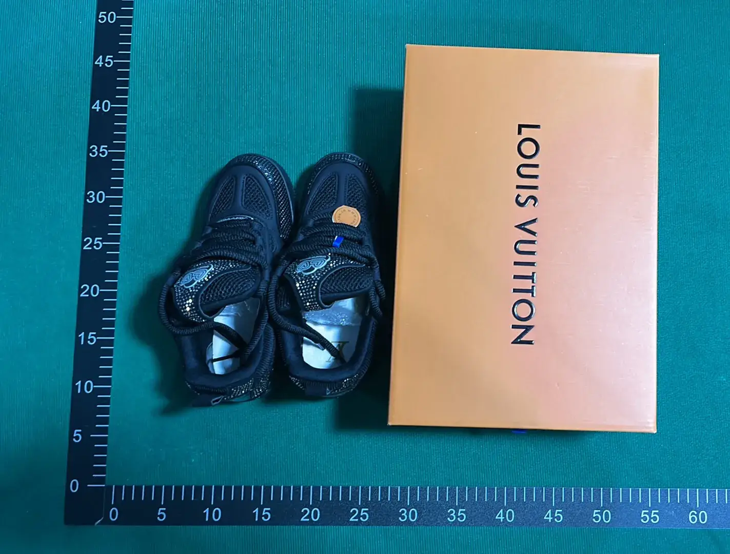 Shoes of L'SS LV LOUIS VUITTON  in the Best OopBuy Spreadsheet QC photos