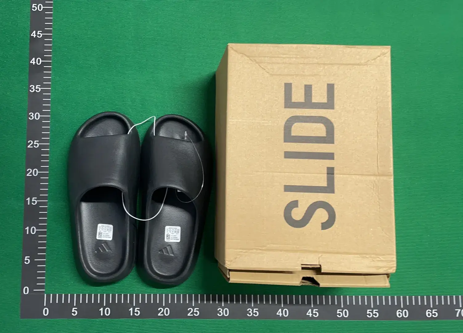 Adidas Originals Yeezy Slide (10+)  in the Best OopBuy Spreadsheet QC photos