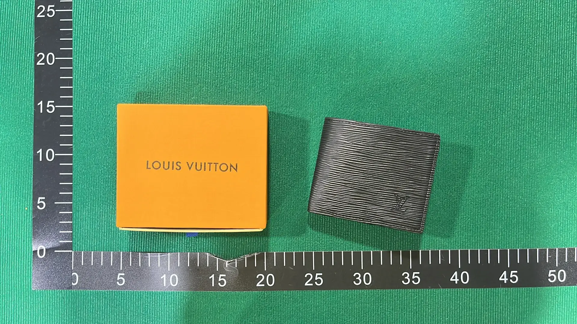 经典爆款-配色齐全，高端大气，配色齐全BBX-QBX-LVX-002-L  in the Best OopBuy Spreadsheet QC photos