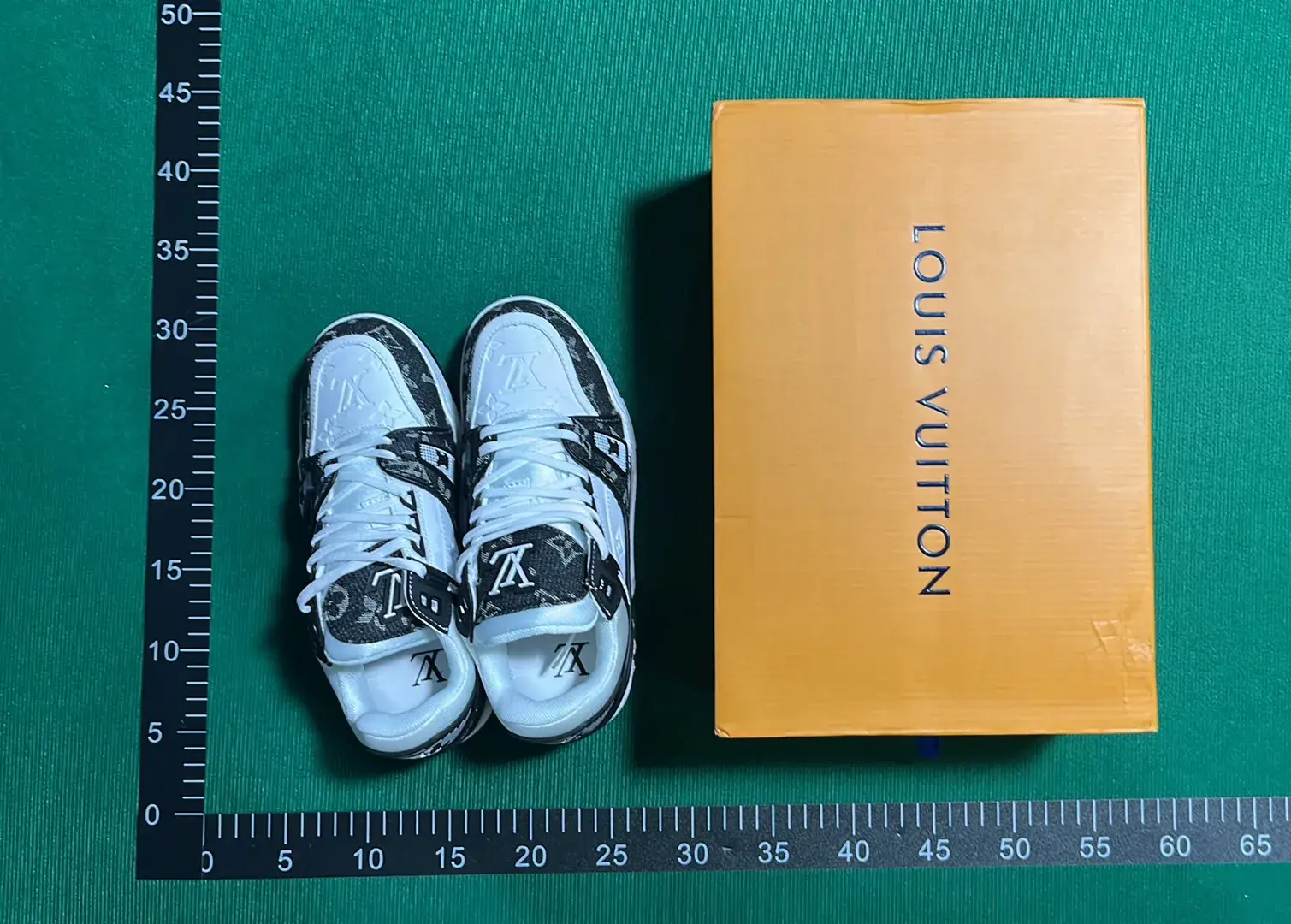 Louis Vuitton Trainer （25+）  in the Best OopBuy Spreadsheet QC photos