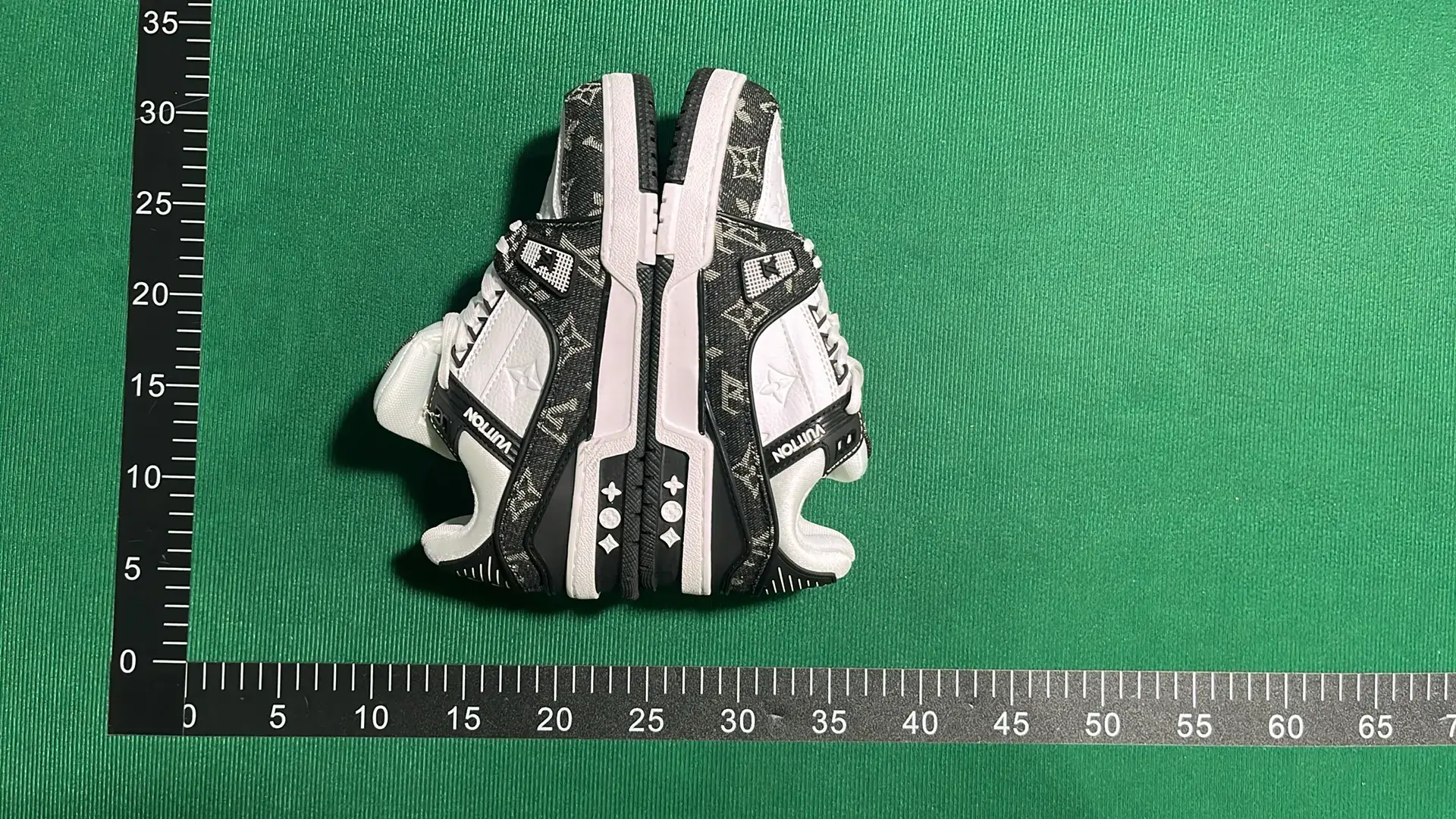 Louis Vuitton Trainer （25+）  in the Best OopBuy Spreadsheet QC photos