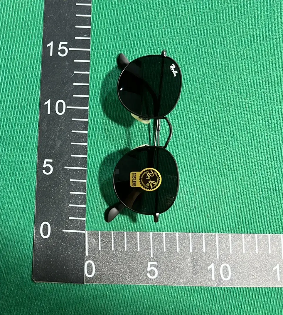 时尚潮流墨镜  in the Best OopBuy Spreadsheet QC photos