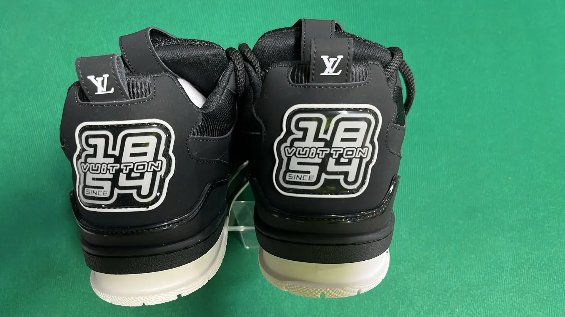 Shoes of L'SS LV LOUIS VUITTON  in the Best OopBuy Spreadsheet QC photos