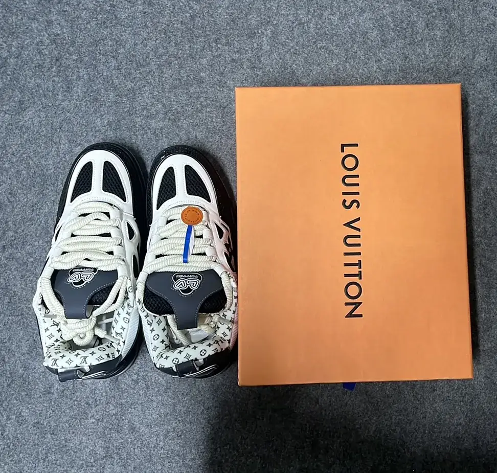 Shoes of L'SS LV LOUIS VUITTON  in the Best OopBuy Spreadsheet QC photos