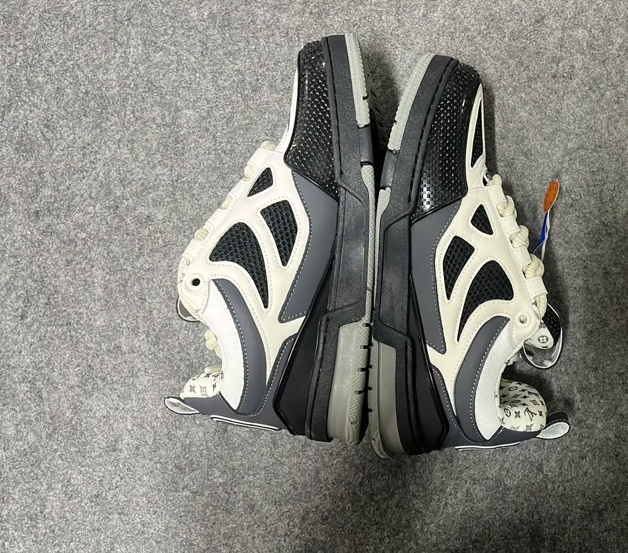 Shoes of L'SS LV LOUIS VUITTON  in the Best OopBuy Spreadsheet QC photos