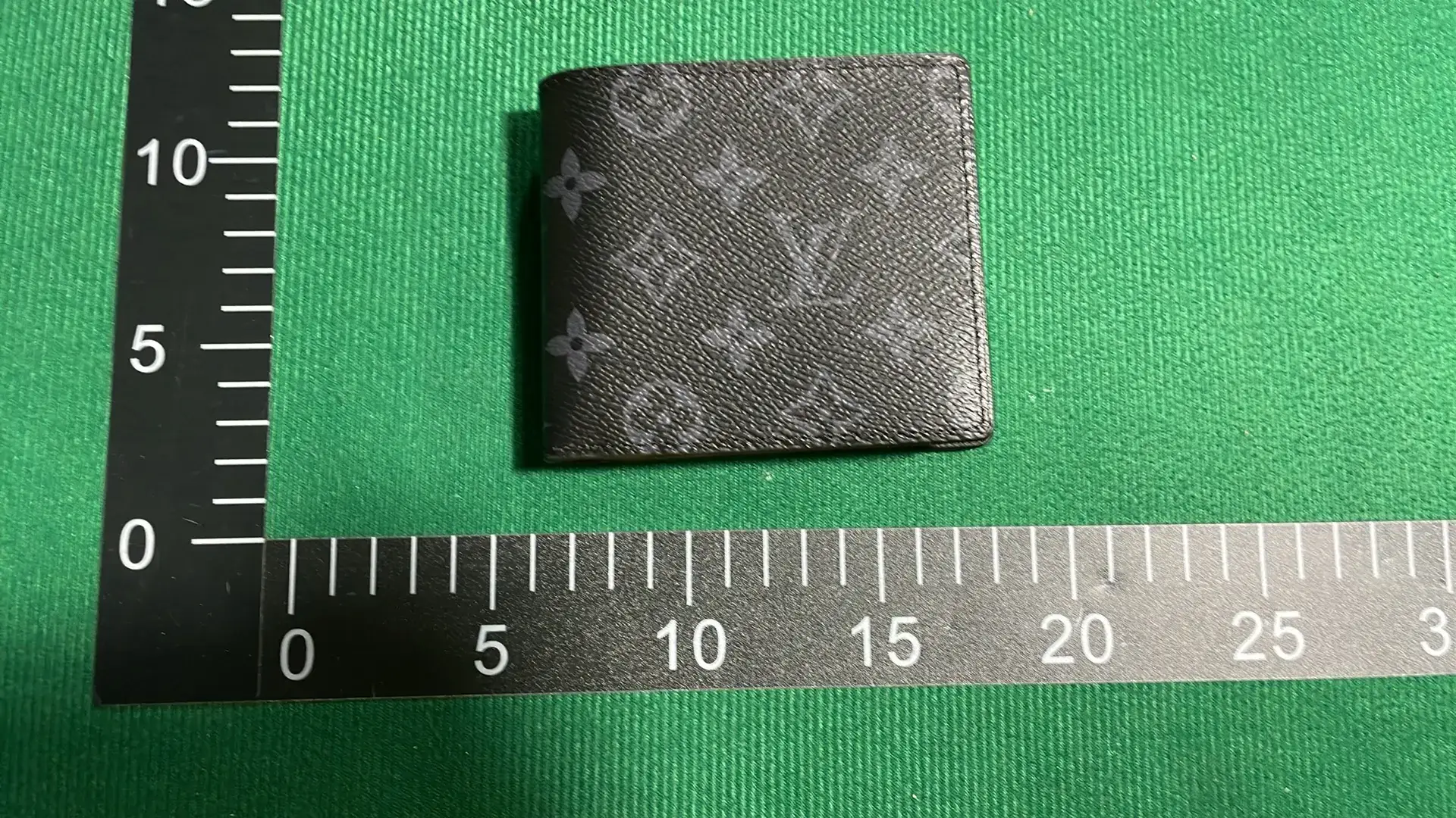 经典爆款-配色齐全，高端大气，配色齐全BBX-QBX-LVX-002-L  in the Best OopBuy Spreadsheet QC photos