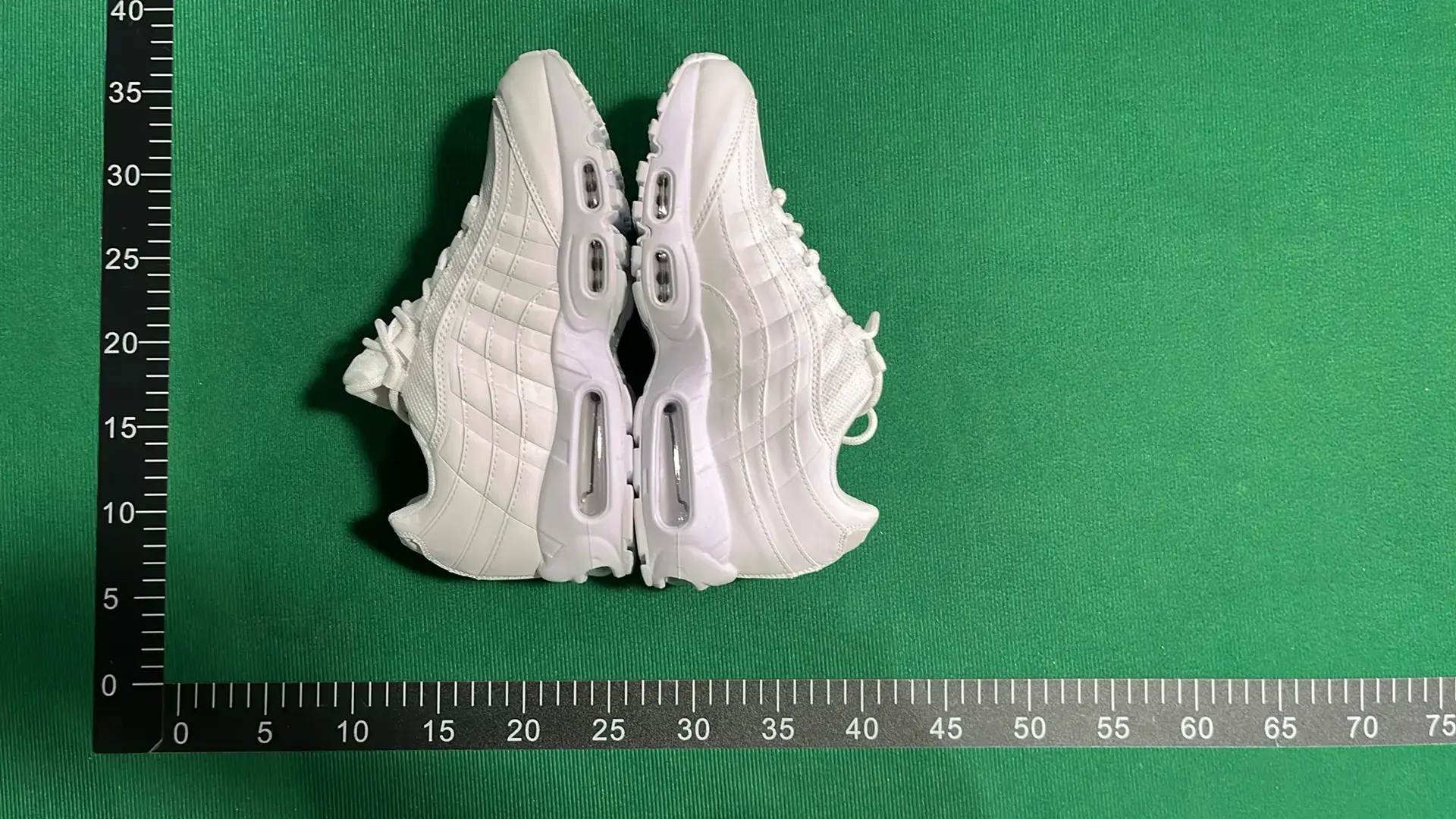 B3D Max95 Retro Minimalist Shock-Absorbing Non-Slip Casual Running Shoes  in the Best OopBuy Spreadsheet QC photos