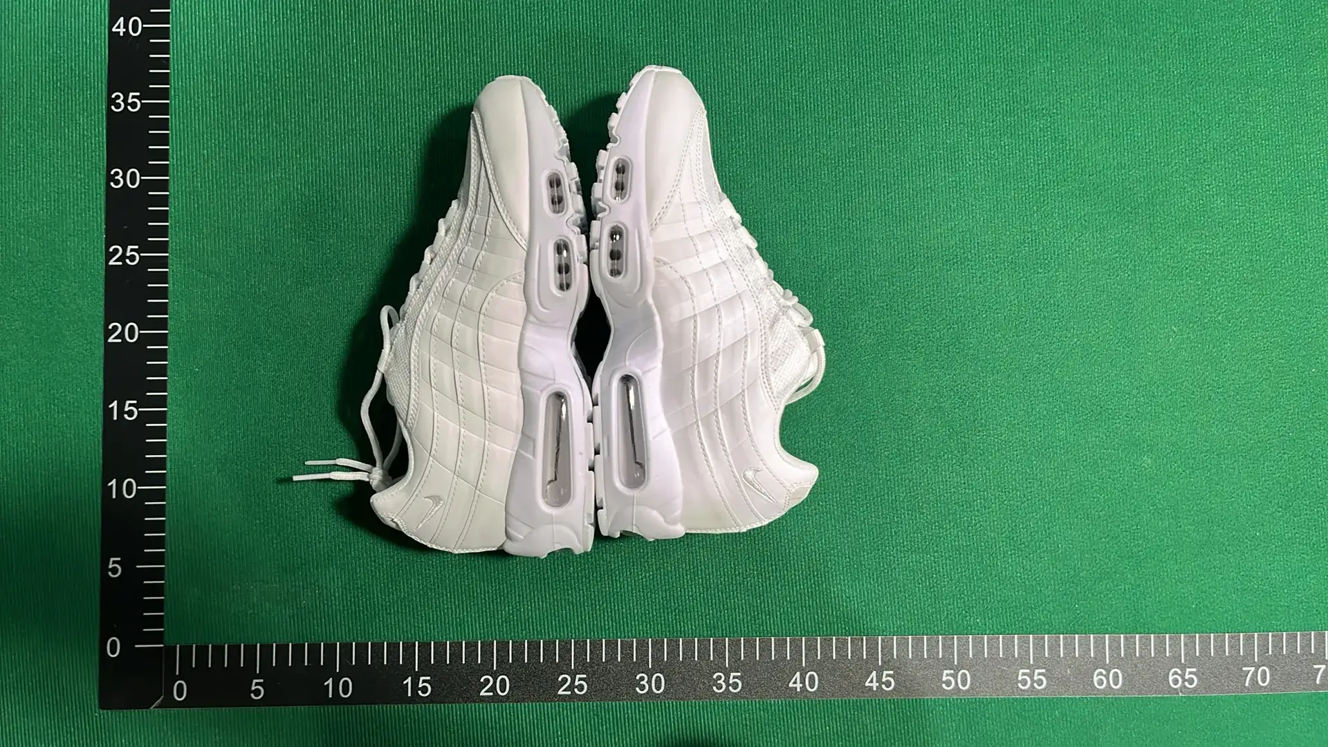 B3D Max95 Retro Minimalist Shock-Absorbing Non-Slip Casual Running Shoes  in the Best OopBuy Spreadsheet QC photos
