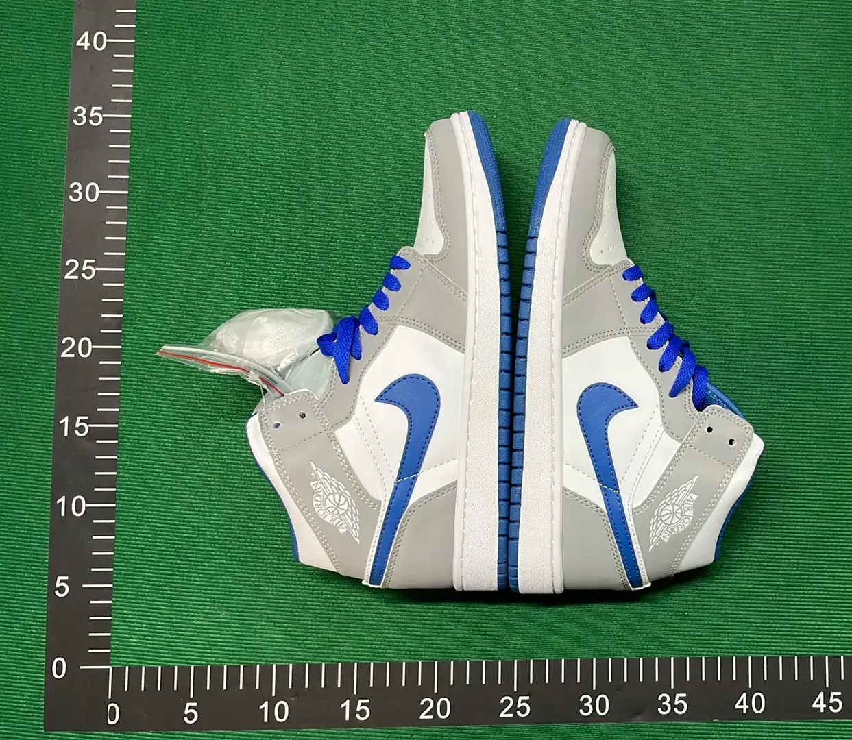 B0D 1.0中帮复古篮球鞋-L  in the Best OopBuy Spreadsheet QC photos