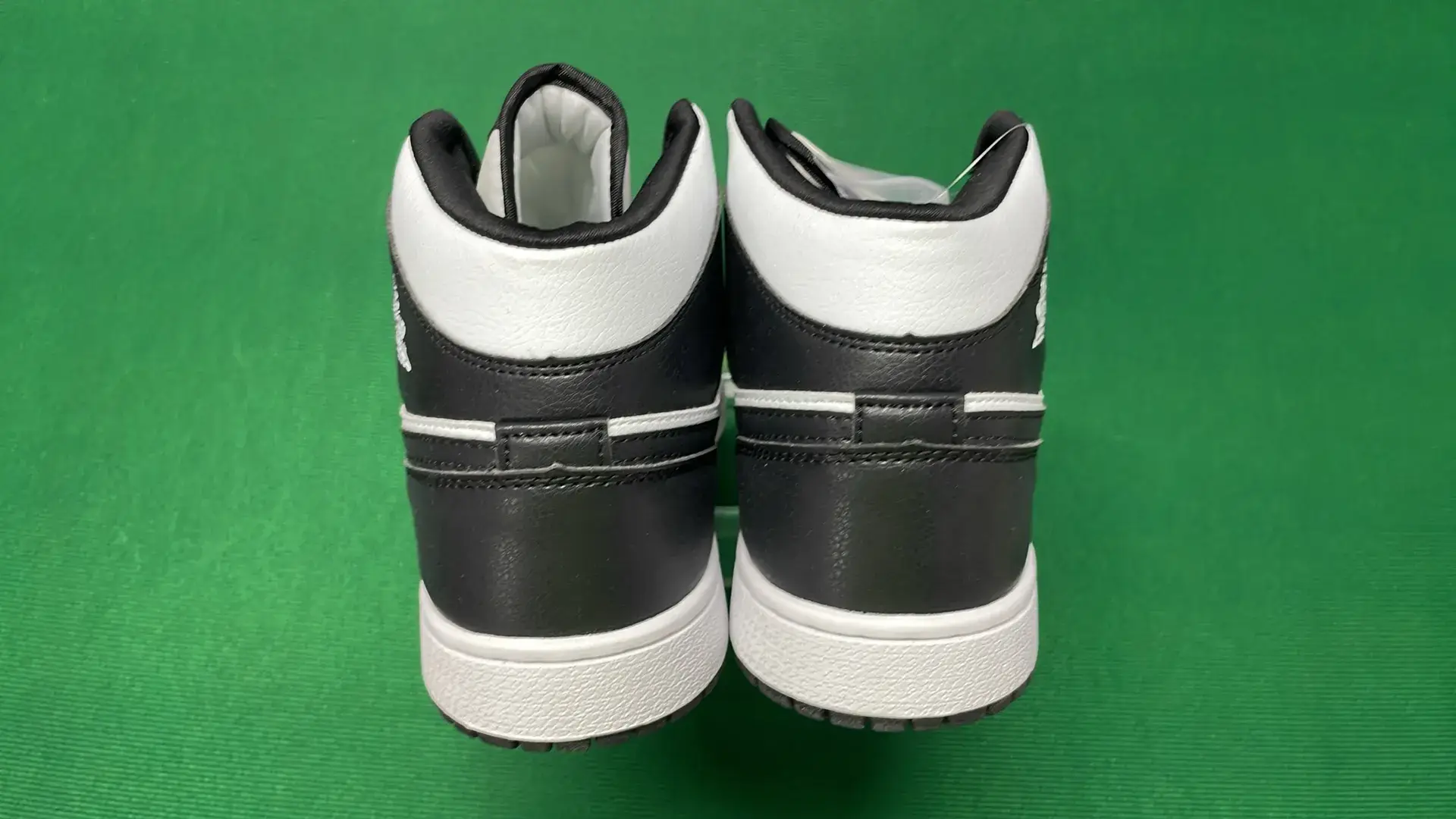 B0D 1.0中帮复古篮球鞋-L  in the Best OopBuy Spreadsheet QC photos