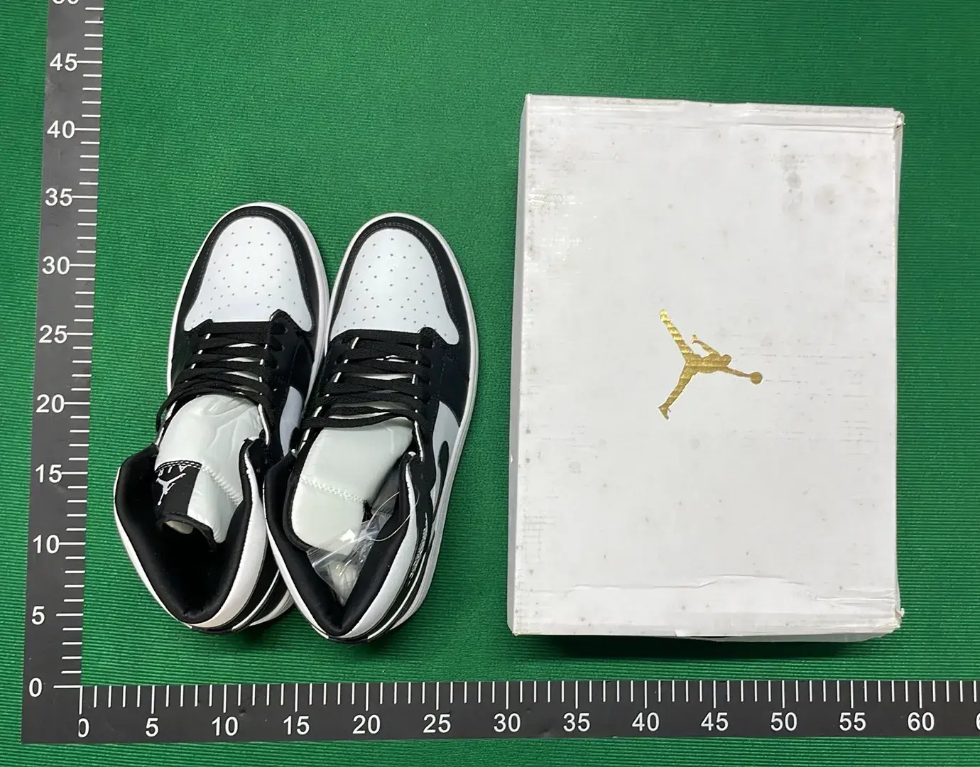 B0D 1.0中帮复古篮球鞋-L  in the Best OopBuy Spreadsheet QC photos