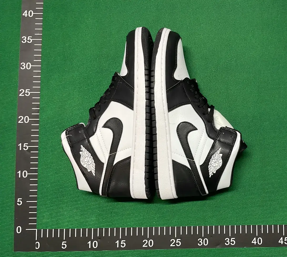 B0D 1.0中帮复古篮球鞋-L  in the Best OopBuy Spreadsheet QC photos