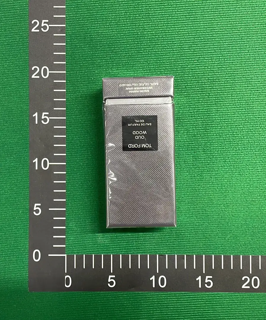 Oud Wood 100ml  in the Best OopBuy Spreadsheet QC photos