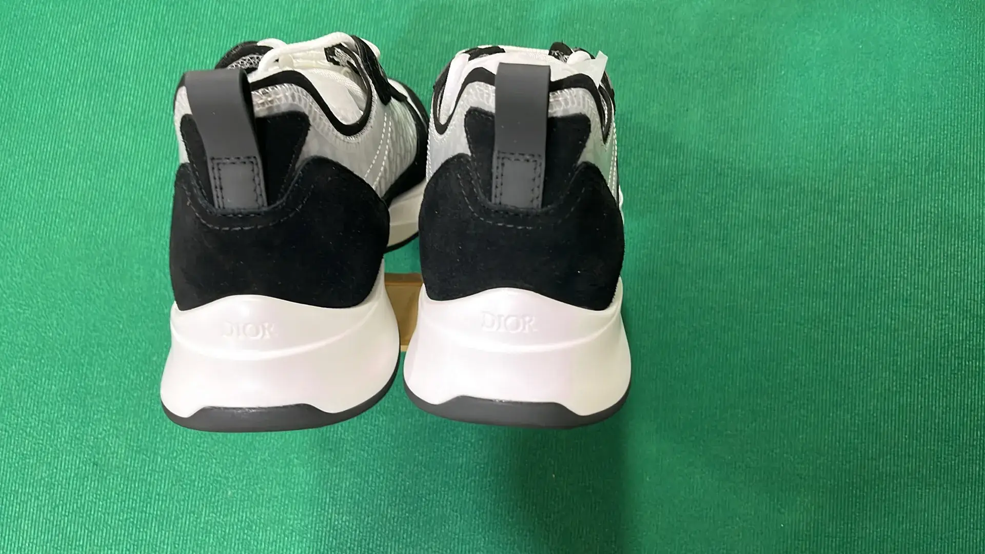 🔥1:1 batch Dior B25 'Dior Oblique - Olive'  in the Best OopBuy Spreadsheet QC photos