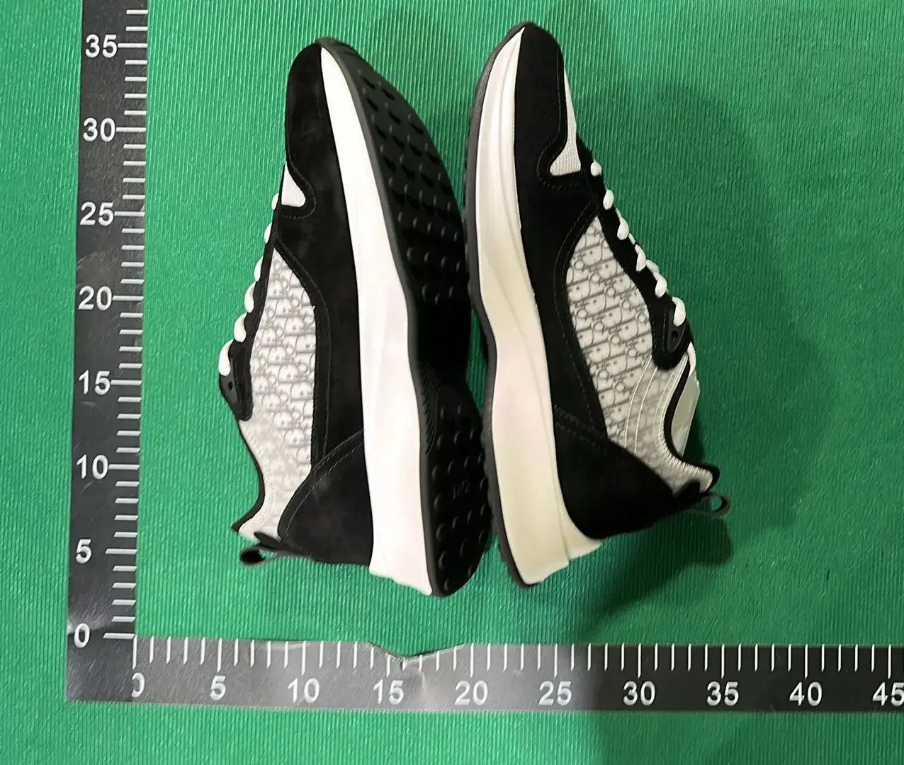 🔥1:1 batch Dior B25 'Dior Oblique - Olive'  in the Best OopBuy Spreadsheet QC photos