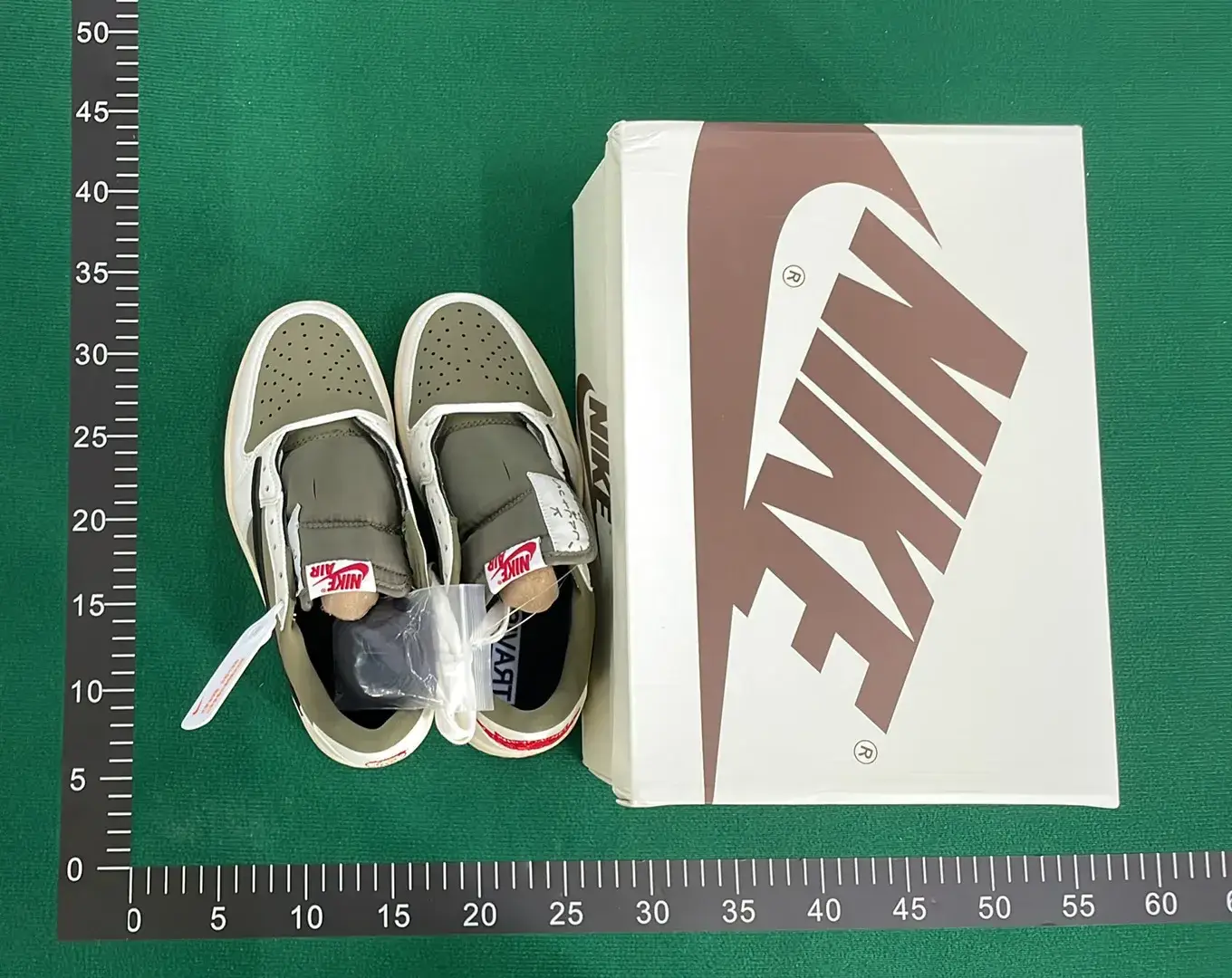 ** Ba**h Jor**n x Tr***s S**ott 1 Hi*h O* *P  in the Best OopBuy Spreadsheet QC photos