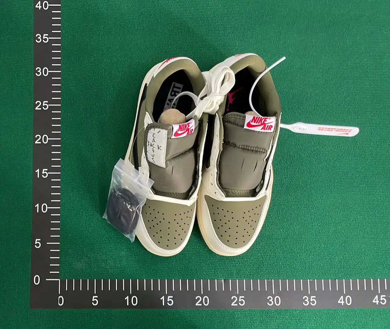 ** Ba**h Jor**n x Tr***s S**ott 1 Hi*h O* *P  in the Best OopBuy Spreadsheet QC photos