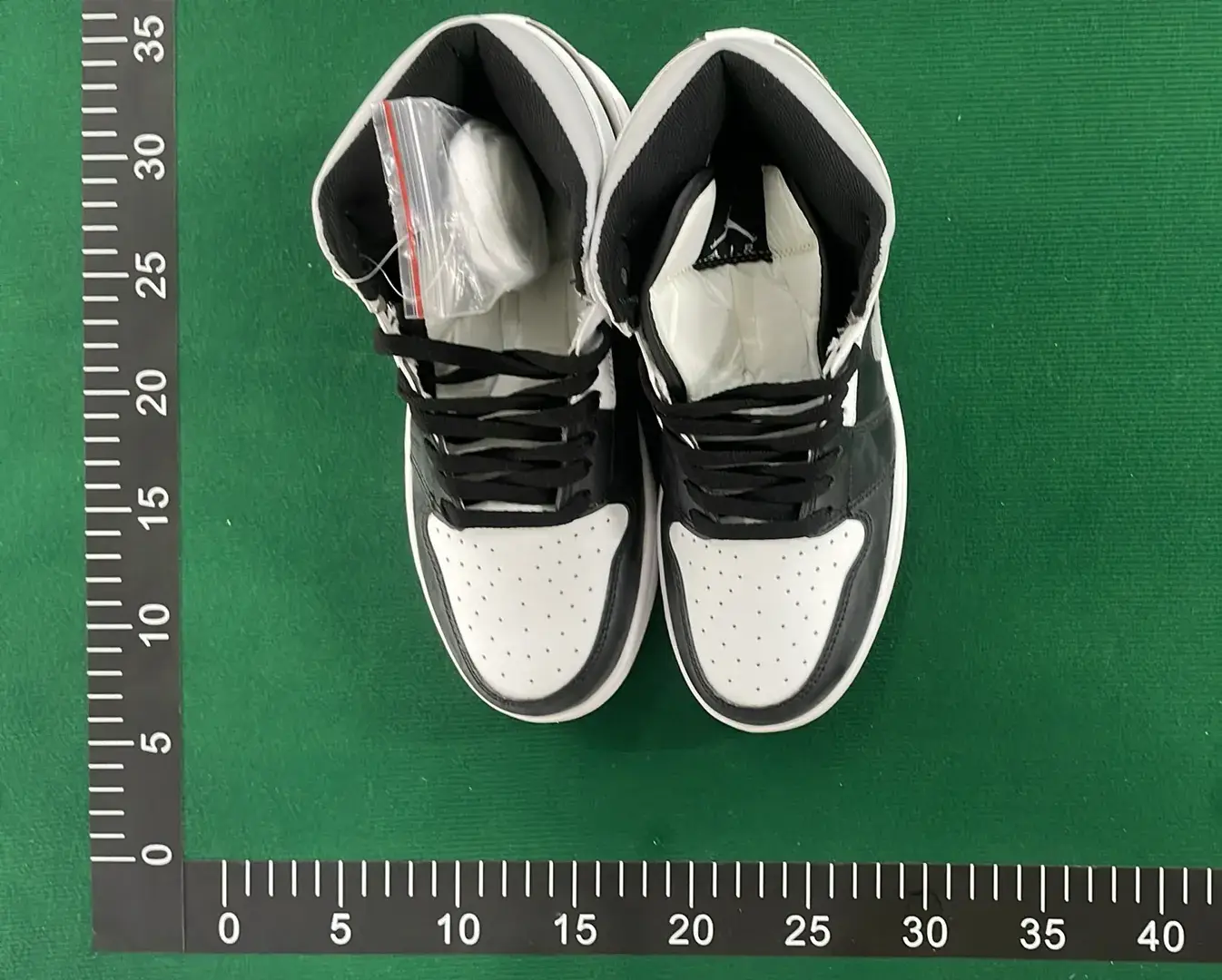 B0D 1.0中帮复古篮球鞋-L  in the Best OopBuy Spreadsheet QC photos