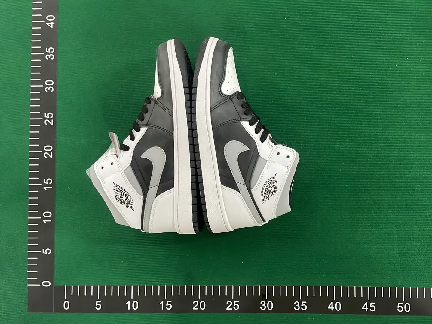 B0D 1.0中帮复古篮球鞋-L  in the Best OopBuy Spreadsheet QC photos