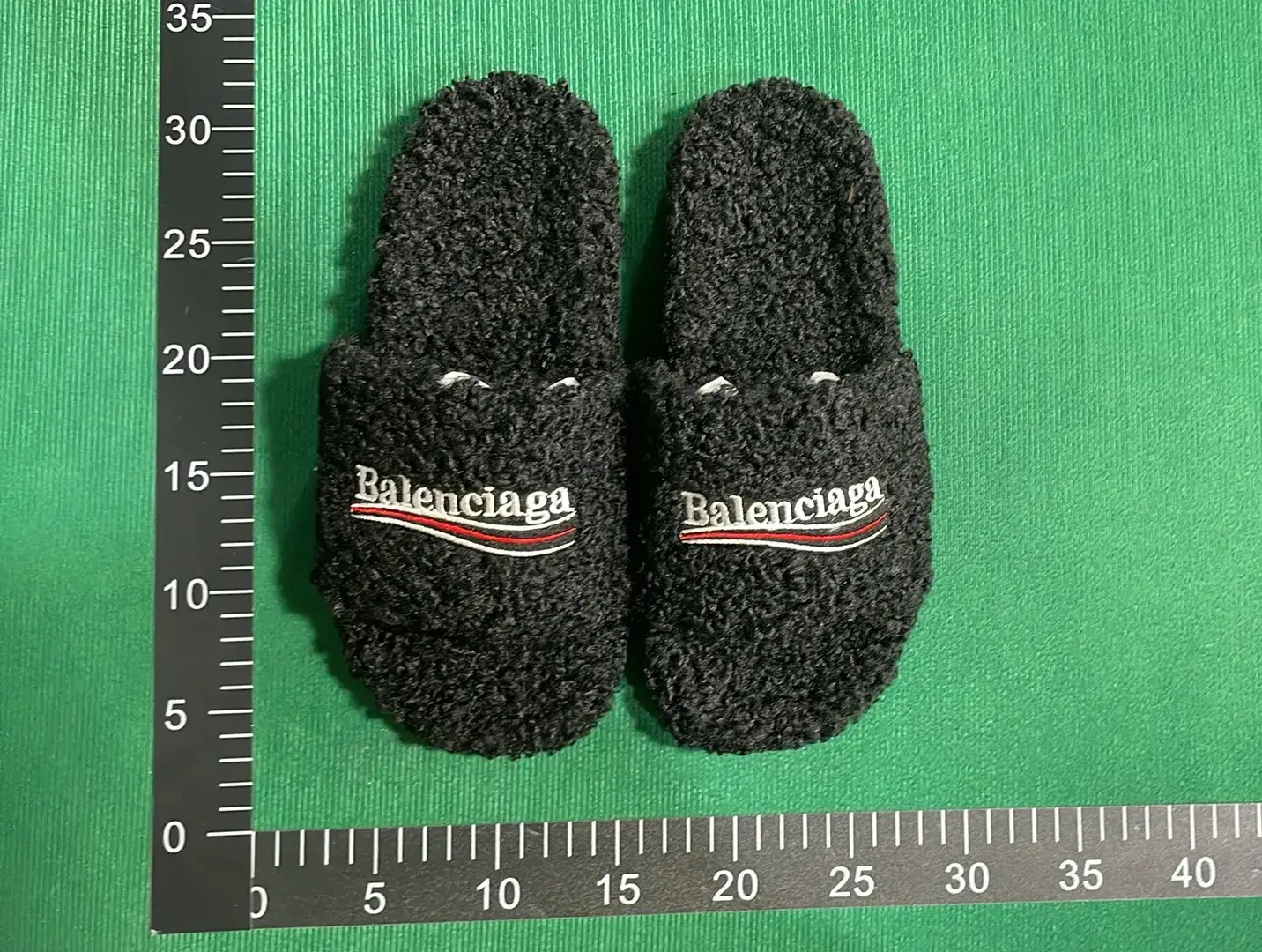 Balenciaga Furry (5+)  in the Best OopBuy Spreadsheet QC photos