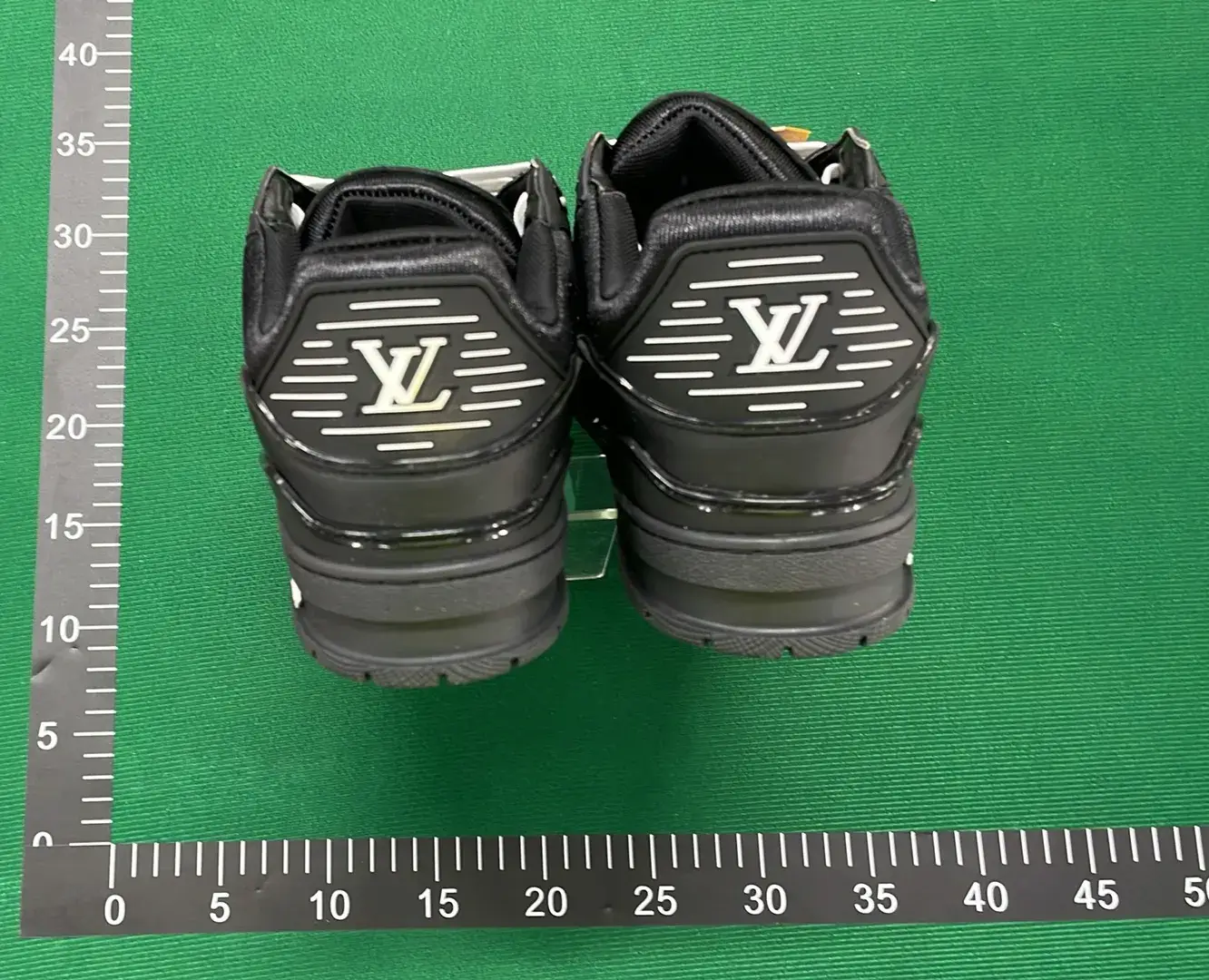 B3D 系带平底低帮板鞋-L  in the Best OopBuy Spreadsheet QC photos