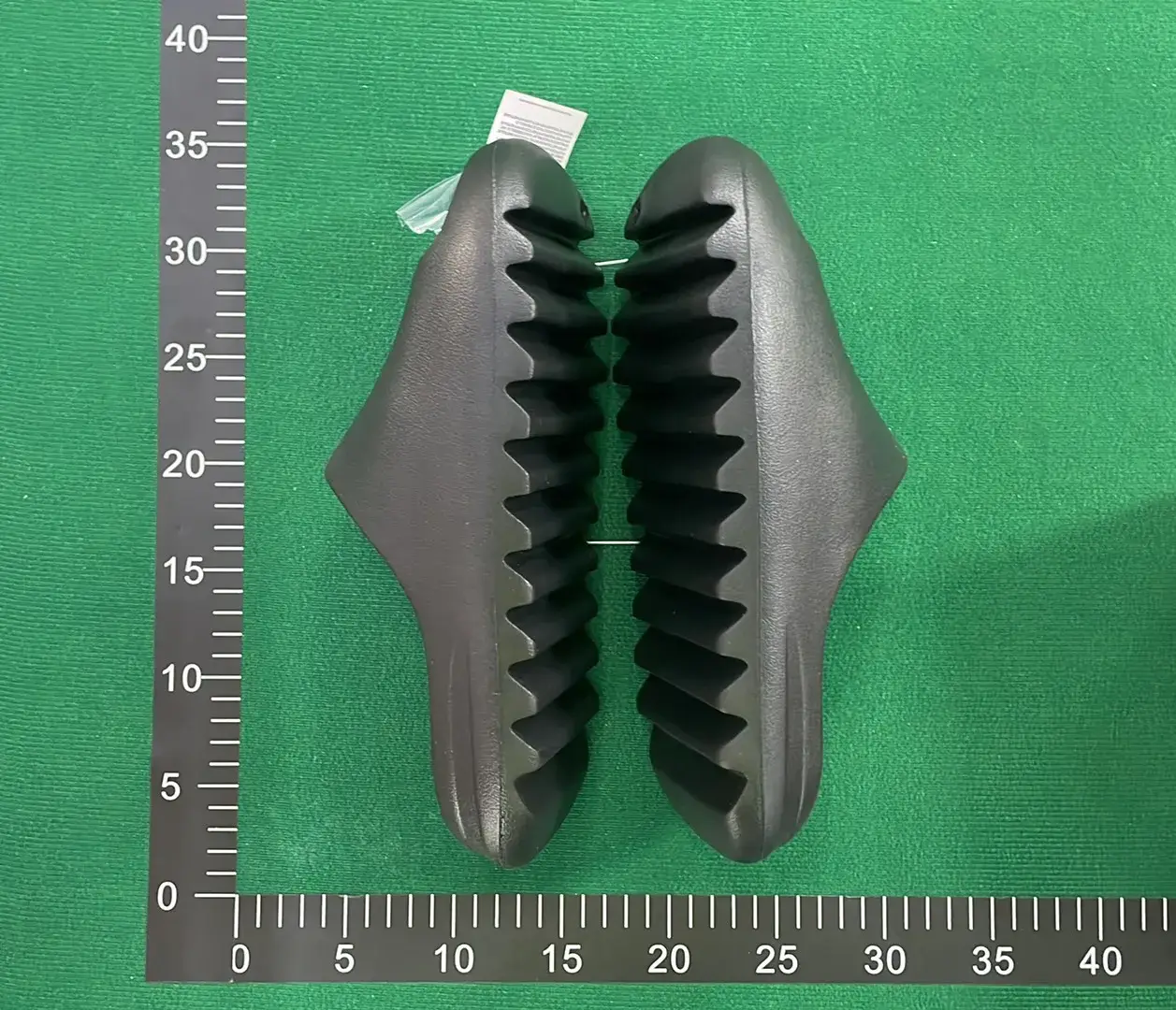 Adidas Originals Yeezy Slide (10+)  in the Best OopBuy Spreadsheet QC photos