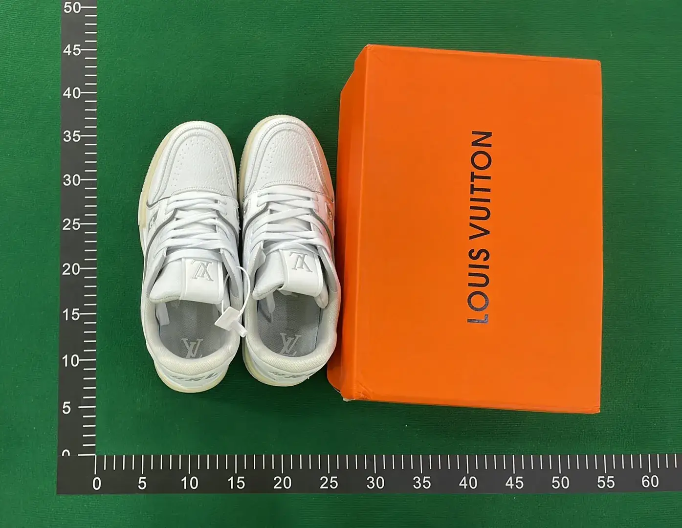 Louis Vuitton Trainer （5+）  in the Best OopBuy Spreadsheet QC photos