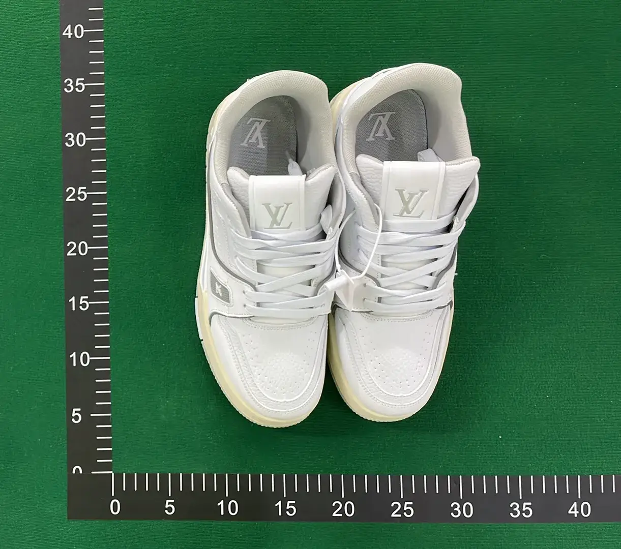 Louis Vuitton Trainer （5+）  in the Best OopBuy Spreadsheet QC photos