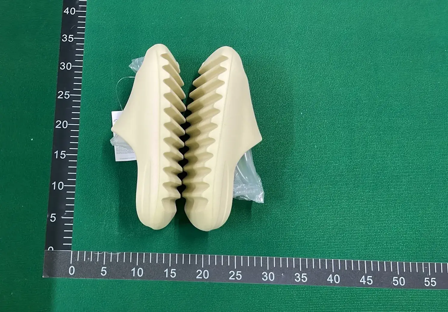 Adidas Originals Yeezy Slide (10+)  in the Best OopBuy Spreadsheet QC photos