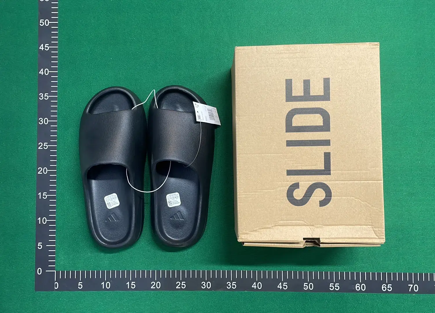 Adidas Originals Yeezy Slide (10+)  in the Best OopBuy Spreadsheet QC photos