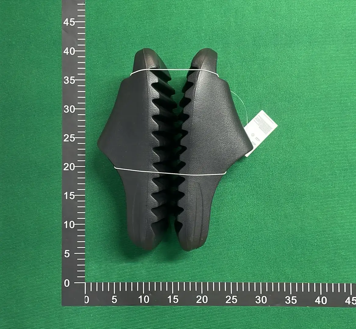 Adidas Originals Yeezy Slide (10+)  in the Best OopBuy Spreadsheet QC photos