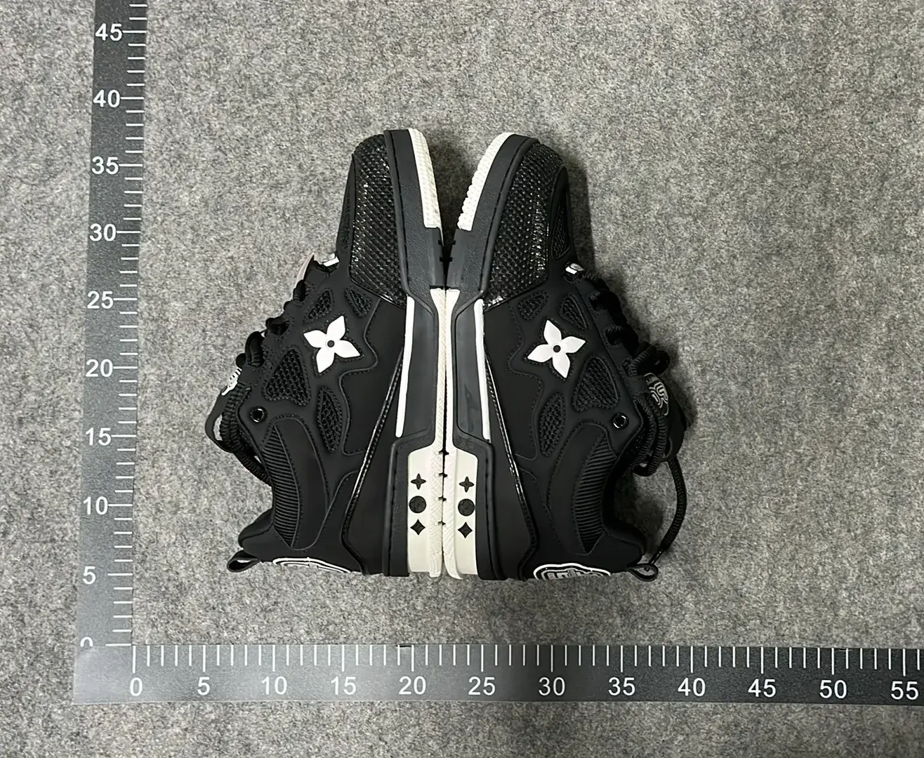 Shoes of L'SS LV LOUIS VUITTON  in the Best OopBuy Spreadsheet QC photos