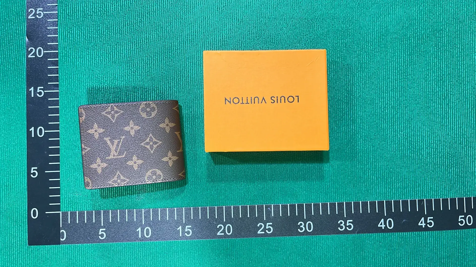 经典爆款-配色齐全，高端大气，配色齐全BBX-QBX-LVX-002-L  in the Best OopBuy Spreadsheet QC photos