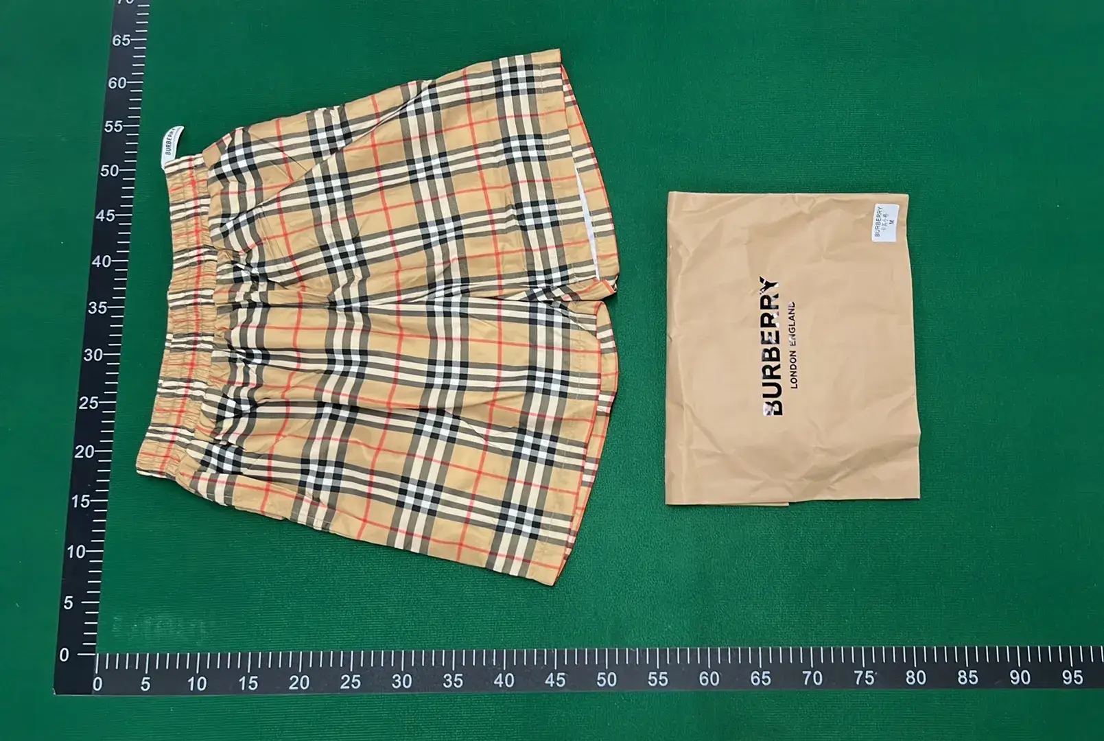 1:1 Batch Burberry shorts  in the Best OopBuy Spreadsheet QC photos