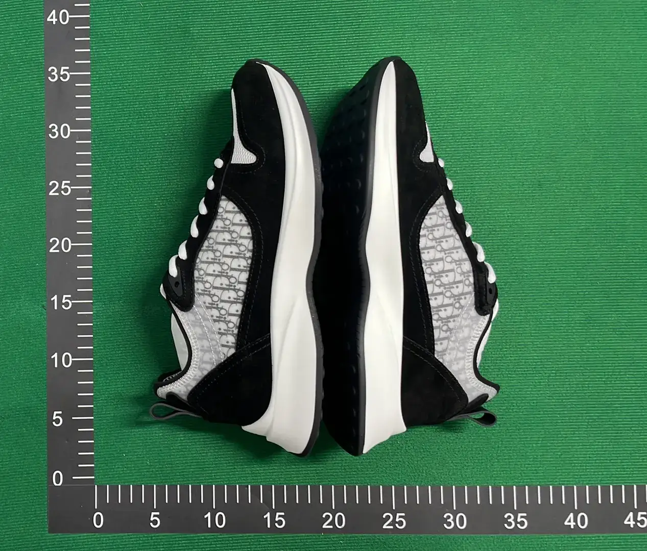 🔥1:1 batch Dior B25 'Dior Oblique - Olive'  in the Best OopBuy Spreadsheet QC photos