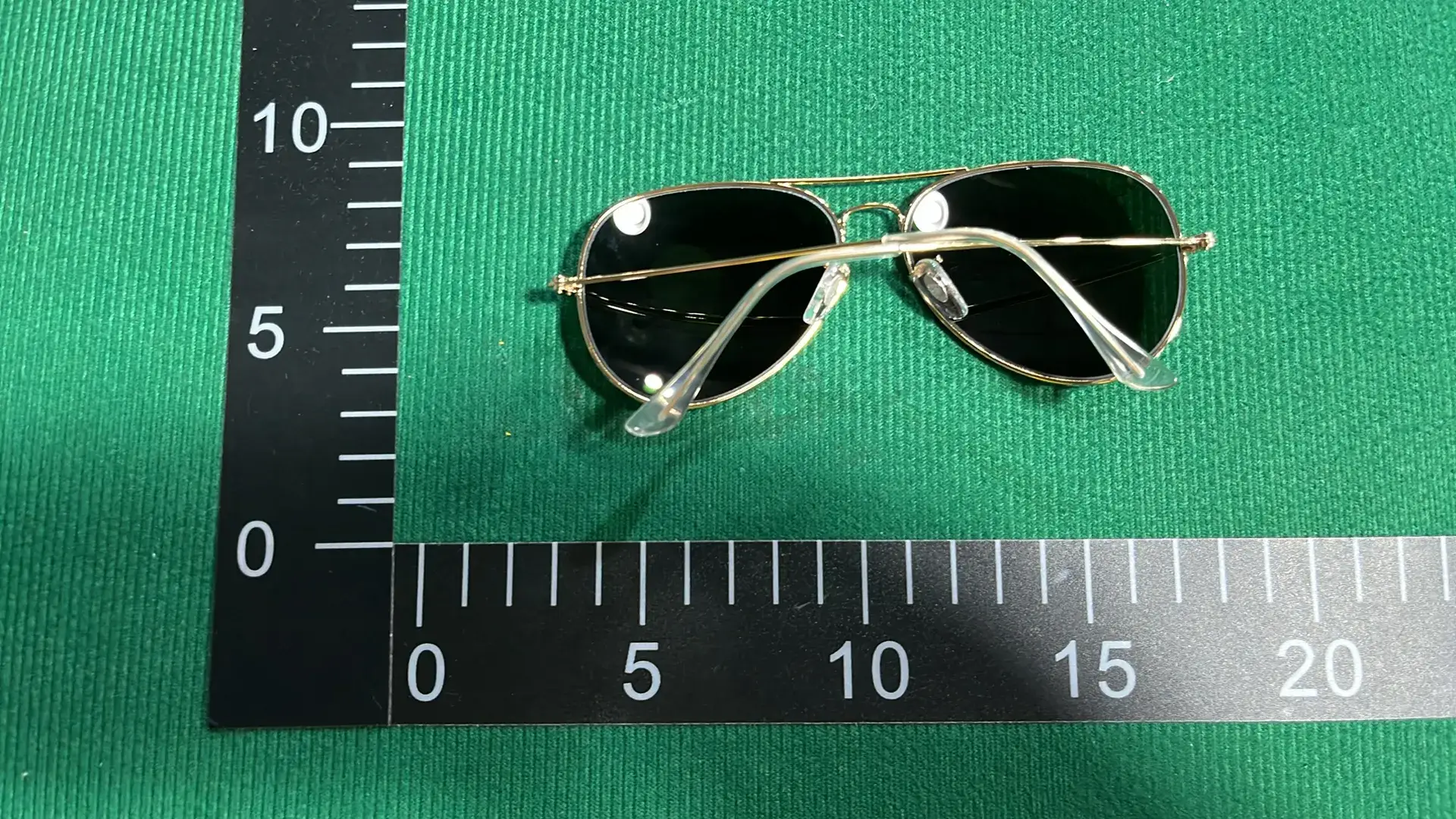 时尚潮流墨镜  in the Best OopBuy Spreadsheet QC photos