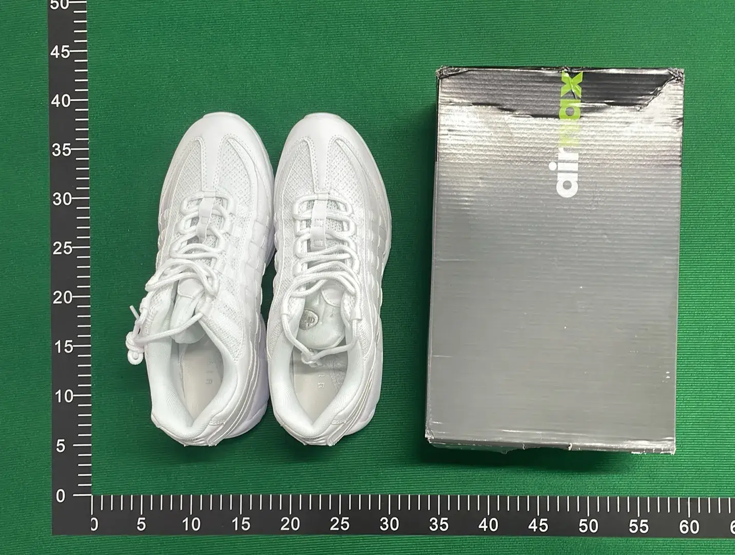 B3D Max95 Retro Minimalist Shock-Absorbing Non-Slip Casual Running Shoes  in the Best OopBuy Spreadsheet QC photos