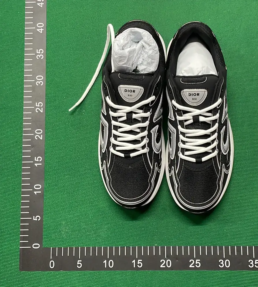 B30 sneakers  in the Best OopBuy Spreadsheet QC photos