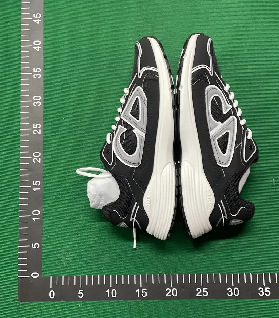 B30 sneakers  in the Best OopBuy Spreadsheet QC photos