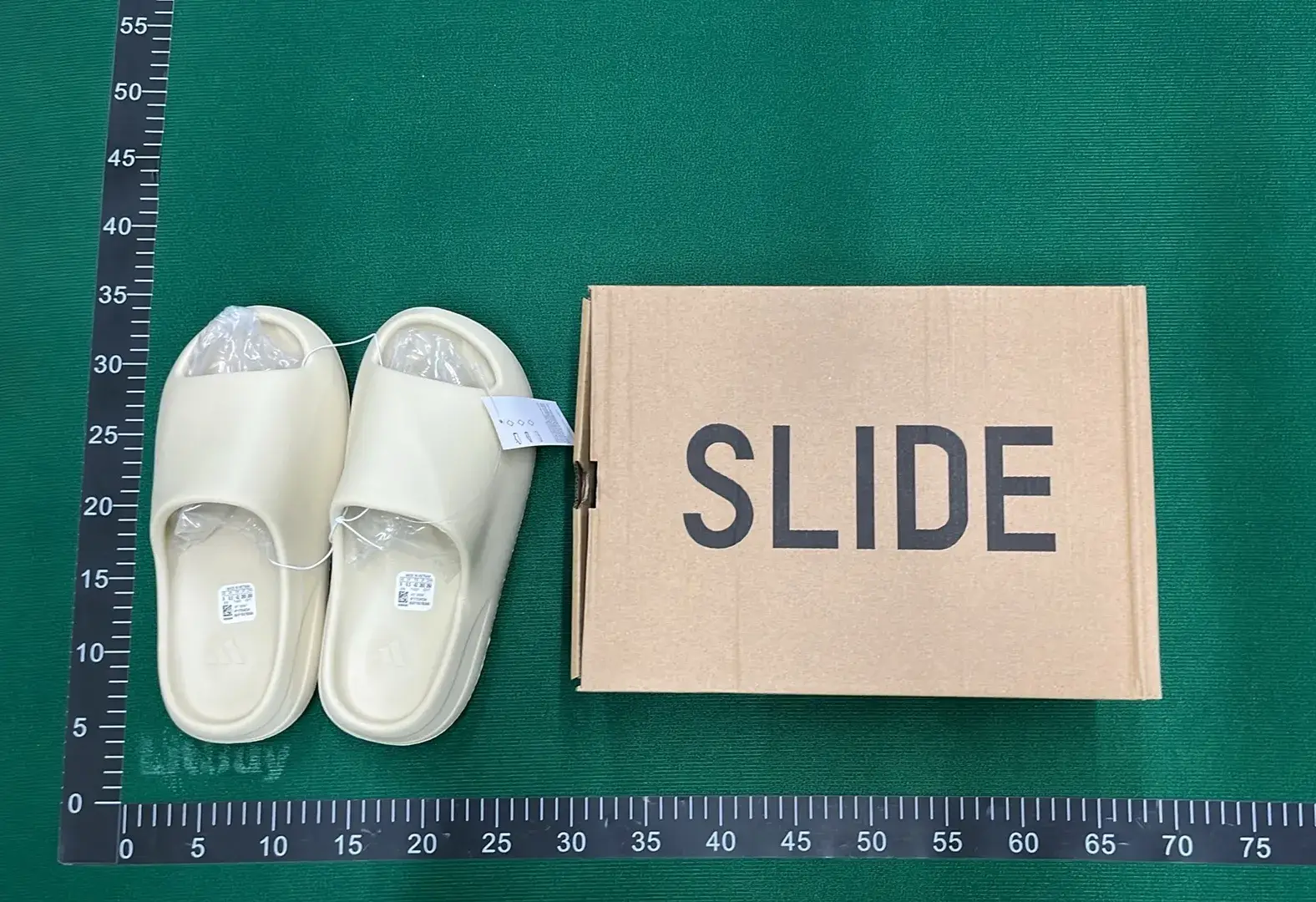 Adidas Originals Yeezy Slide (10+)  in the Best OopBuy Spreadsheet QC photos